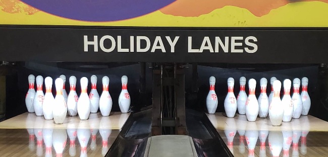holiday lanes oneonta hours
