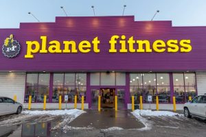 planet fitness holiday hours