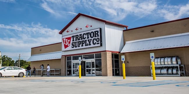 tractor supply holiday hours