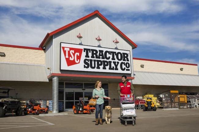  tractor supply hours today 