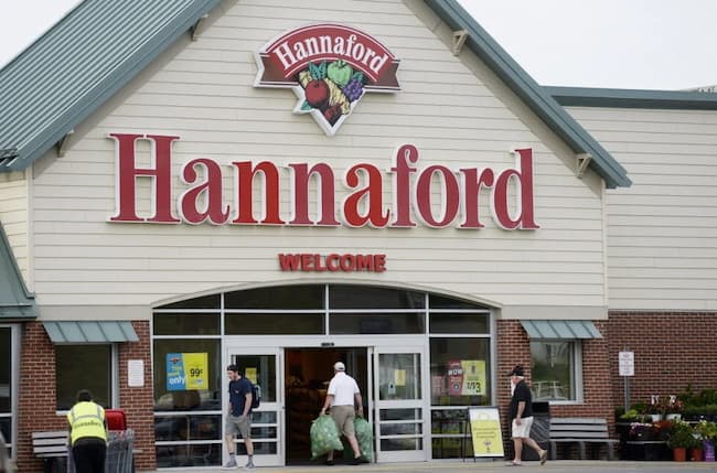 what are hannaford holiday hours