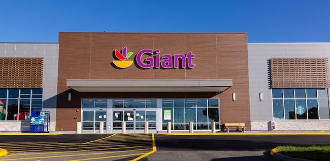 holiday hours for giant 