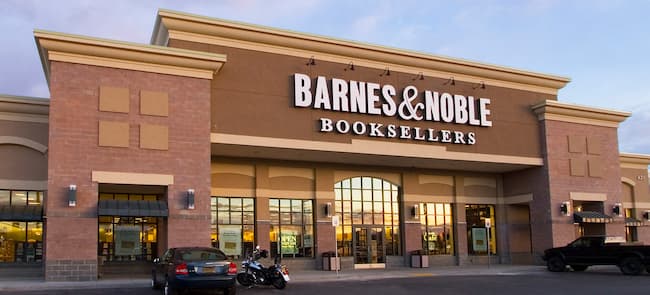  what time does barnes and noble close
