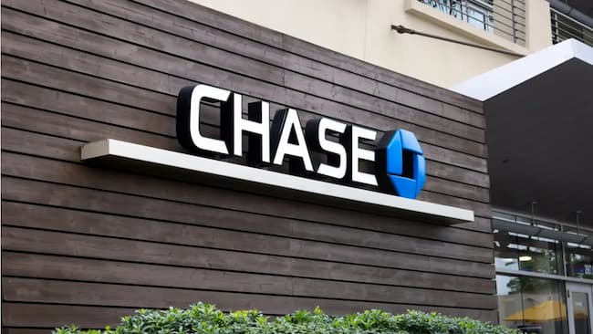  what time does chase bank close