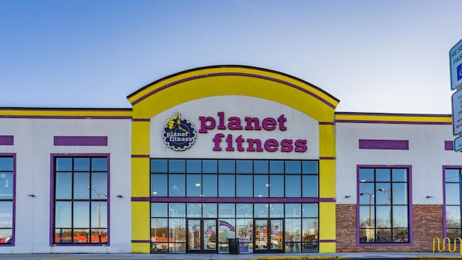  what time does planet fitness close today 