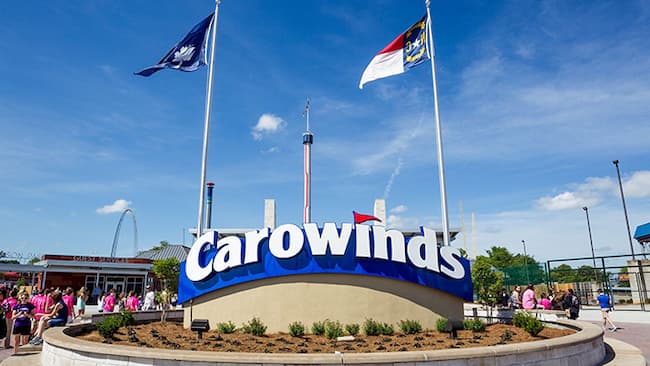 what time does carowinds open 