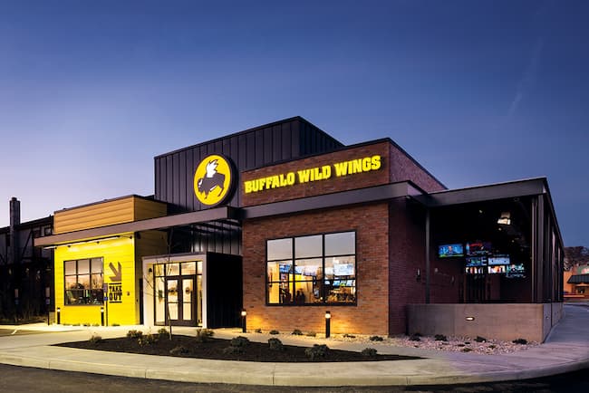  buffalo wild wings happy hour time 